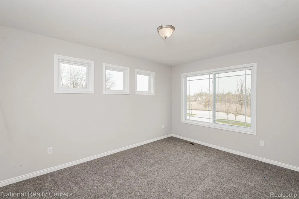26 Woodland Meadows Chesterfield Township, MI 48047