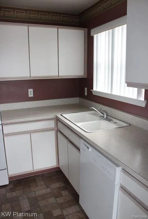 16632 Glenmoor Boulevard Macomb Township, MI 48044