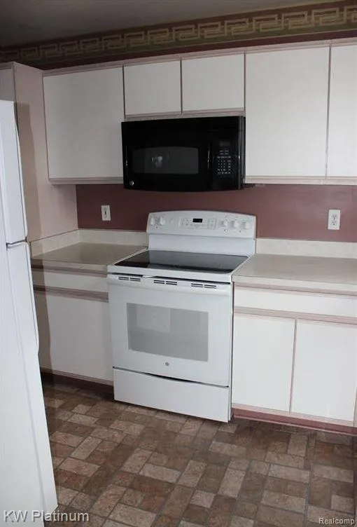 16632 Glenmoor Boulevard Macomb Township, MI 48044