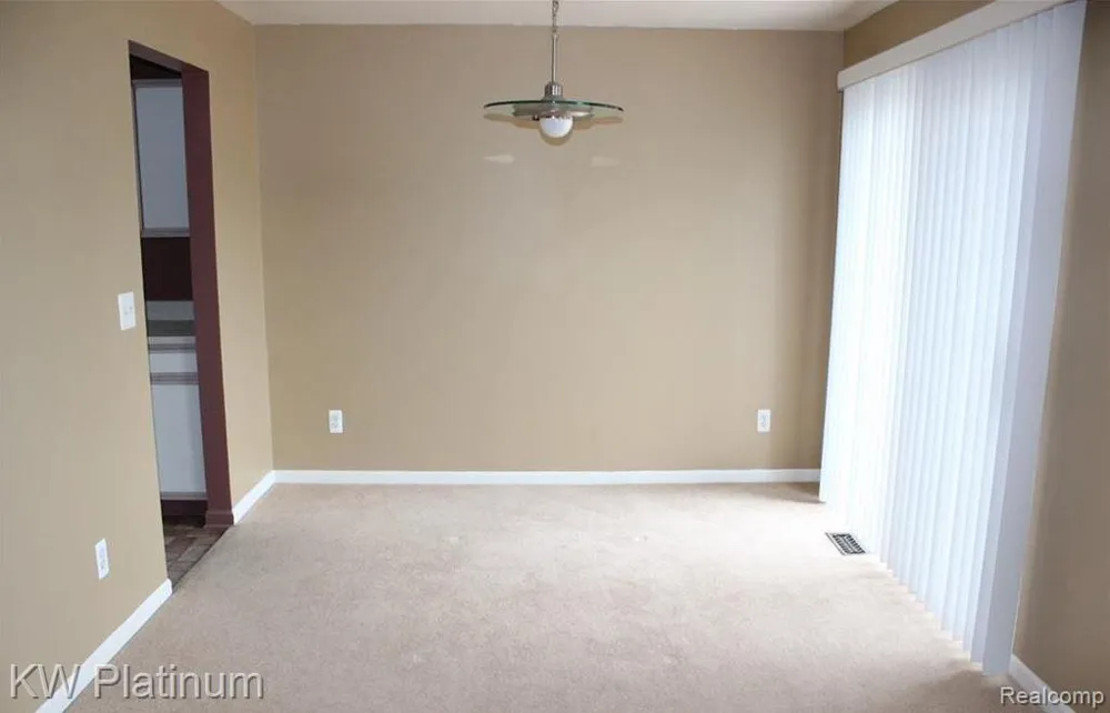 16632 Glenmoor Boulevard Macomb Township, MI 48044