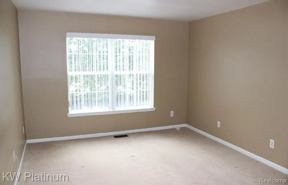 16632 Glenmoor Boulevard Macomb Township, MI 48044