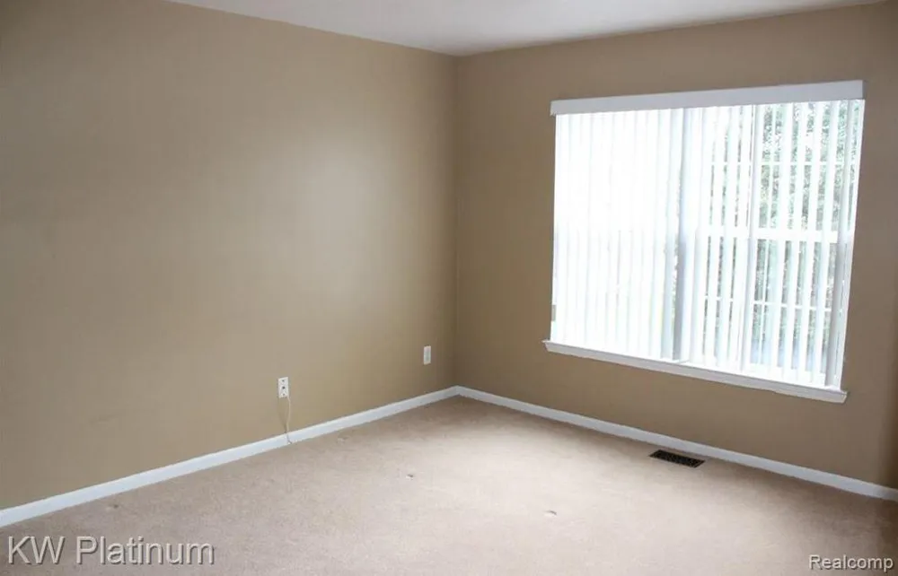 16632 Glenmoor Boulevard Macomb Township, MI 48044