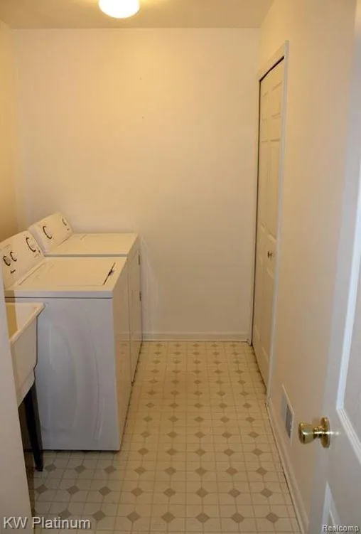 16632 Glenmoor Boulevard Macomb Township, MI 48044