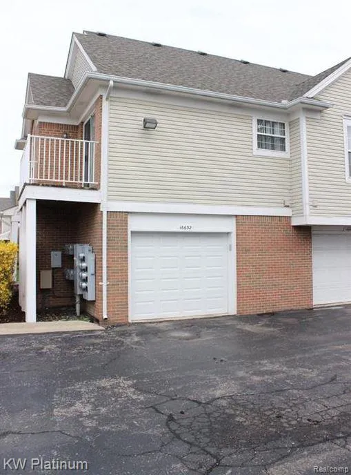 16632 Glenmoor Boulevard Macomb Township, MI 48044