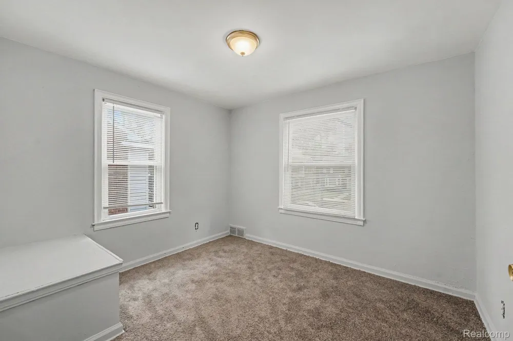 13960 Greenview Road Detroit City, MI 48223