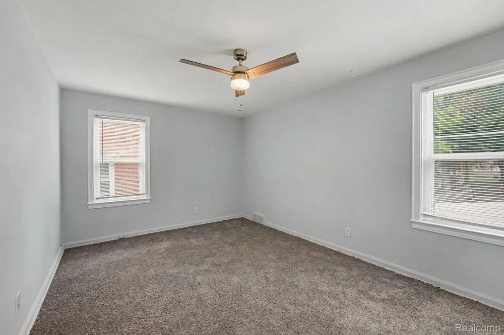 13960 Greenview Road Detroit City, MI 48223