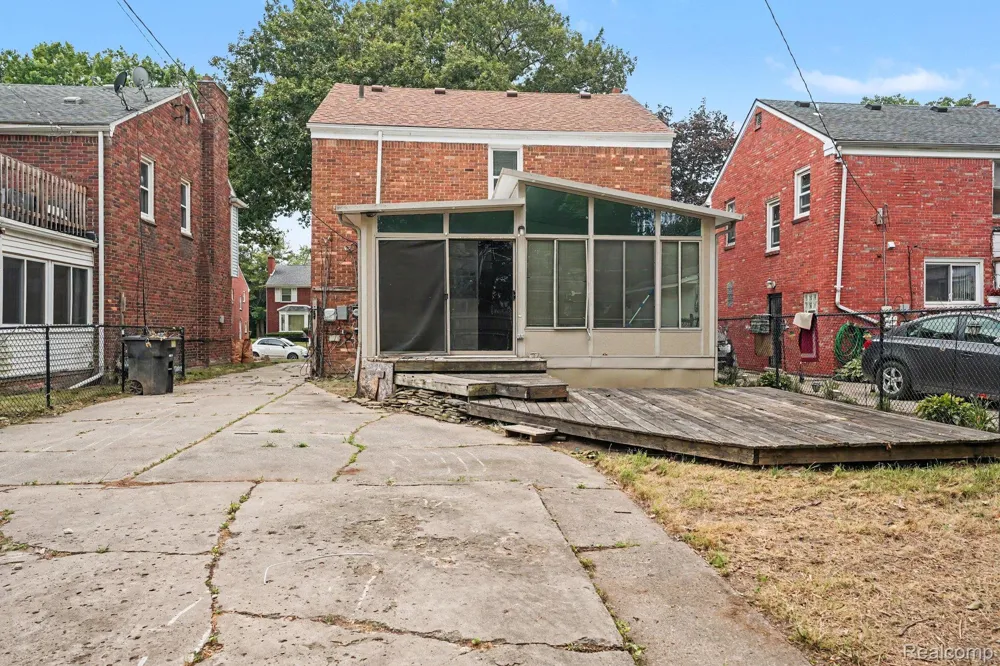 13960 Greenview Road Detroit City, MI 48223