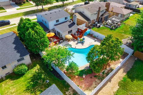 14246 Williamsburg Drive