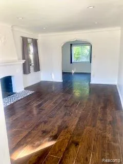 5545 Bedford