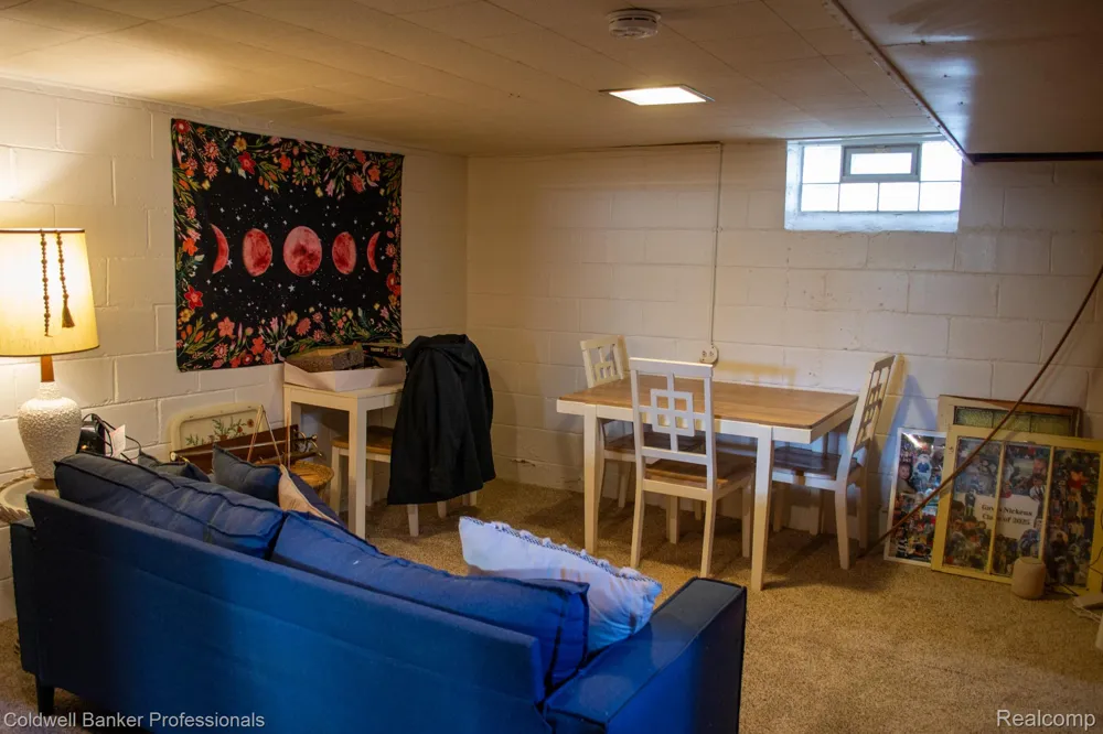 18441 Frazho Road Roseville City, MI 48066