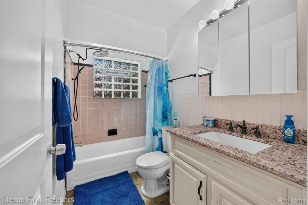 7520 Sloan Street Taylor City, MI 48180