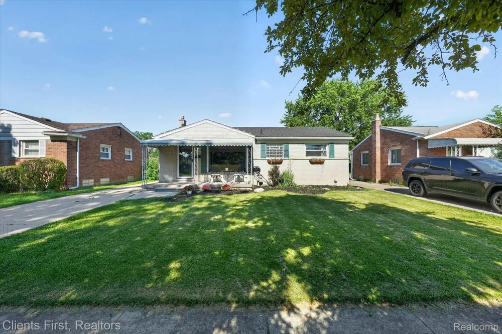 7520 Sloan Street Taylor City, MI 48180