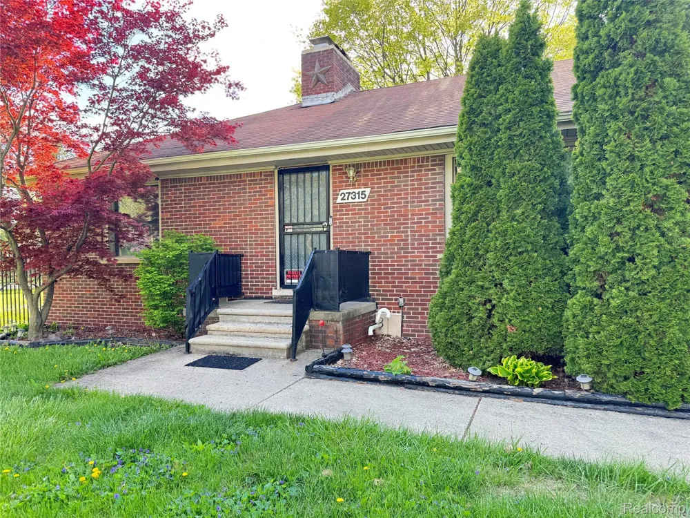 27315 Lathrup Boulevard Lathrup Village City, MI 48076