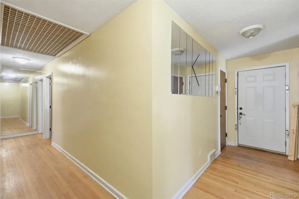 27315 Lathrup Boulevard Lathrup Village City, MI 48076
