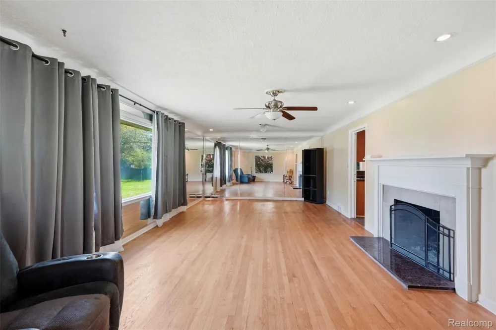 27315 Lathrup Boulevard Lathrup Village City, MI 48076