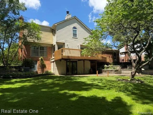 5135 Iron Gate Road Bloomfield Charter Township, MI 48304