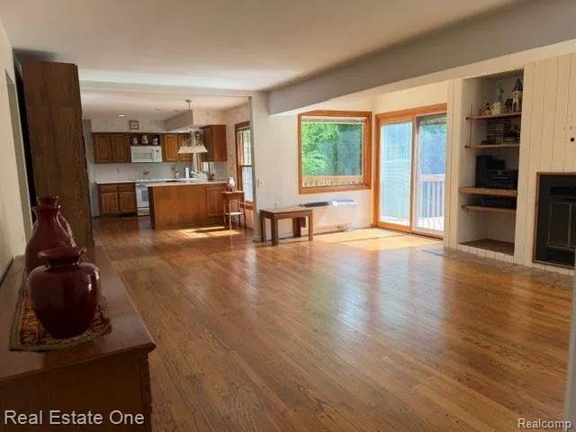5135 Iron Gate Road Bloomfield Charter Township, MI 48304