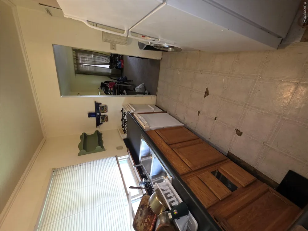 1045 Ontario Street Lansing City, MI 48915
