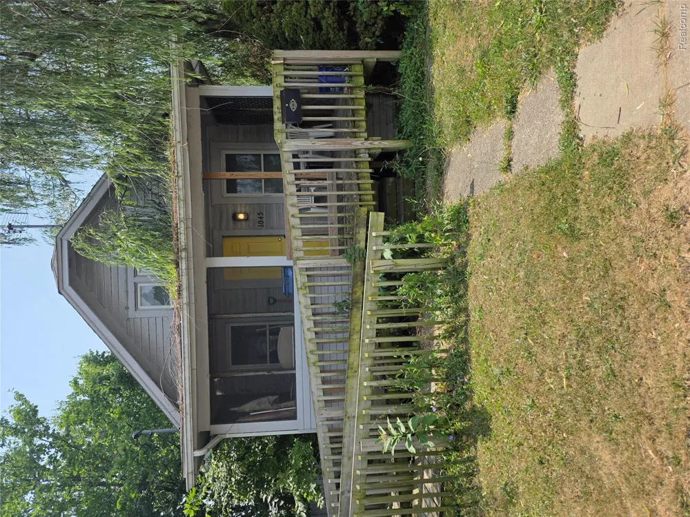 1045 Ontario Street Lansing City, MI 48915