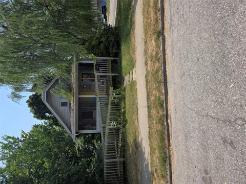 1045 Ontario Street