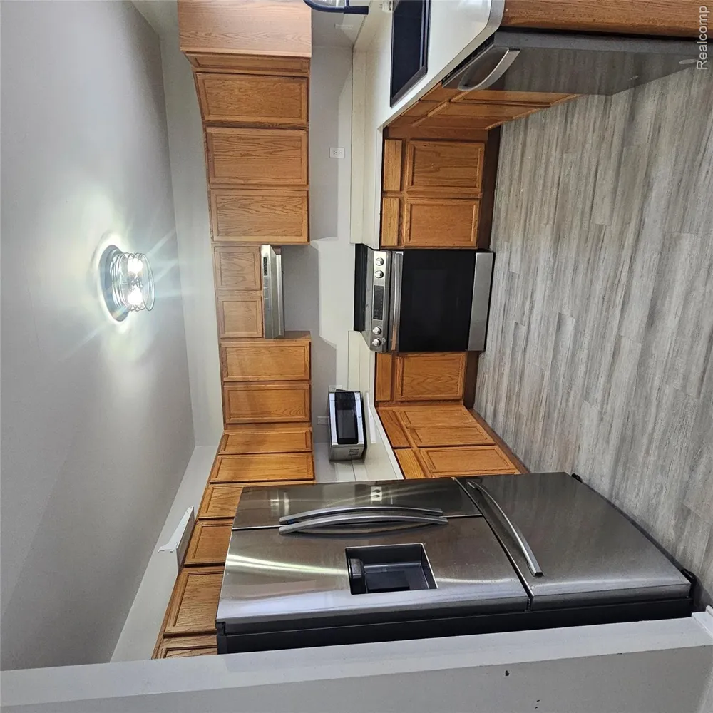215 Oak Ridge Drive Pontiac City, MI 48341