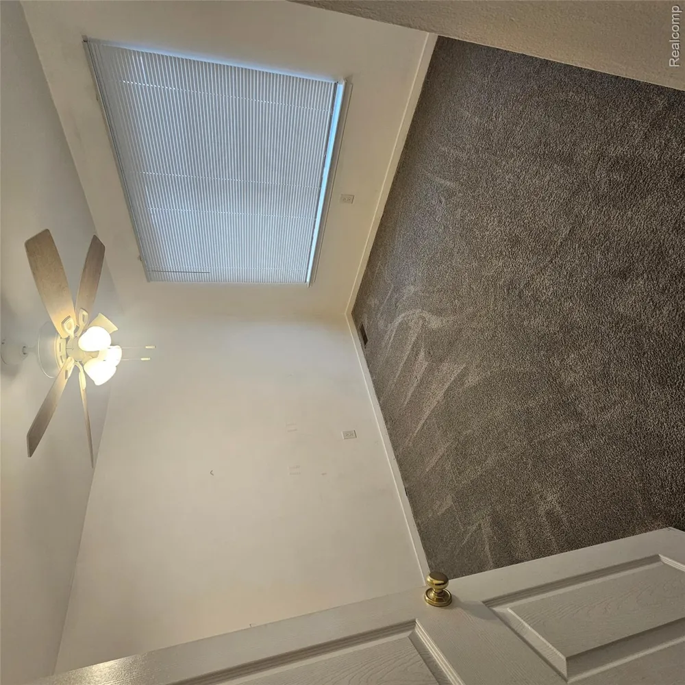 215 Oak Ridge Drive Pontiac City, MI 48341
