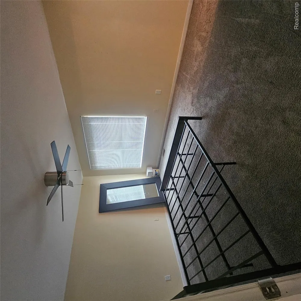 215 Oak Ridge Drive Pontiac City, MI 48341