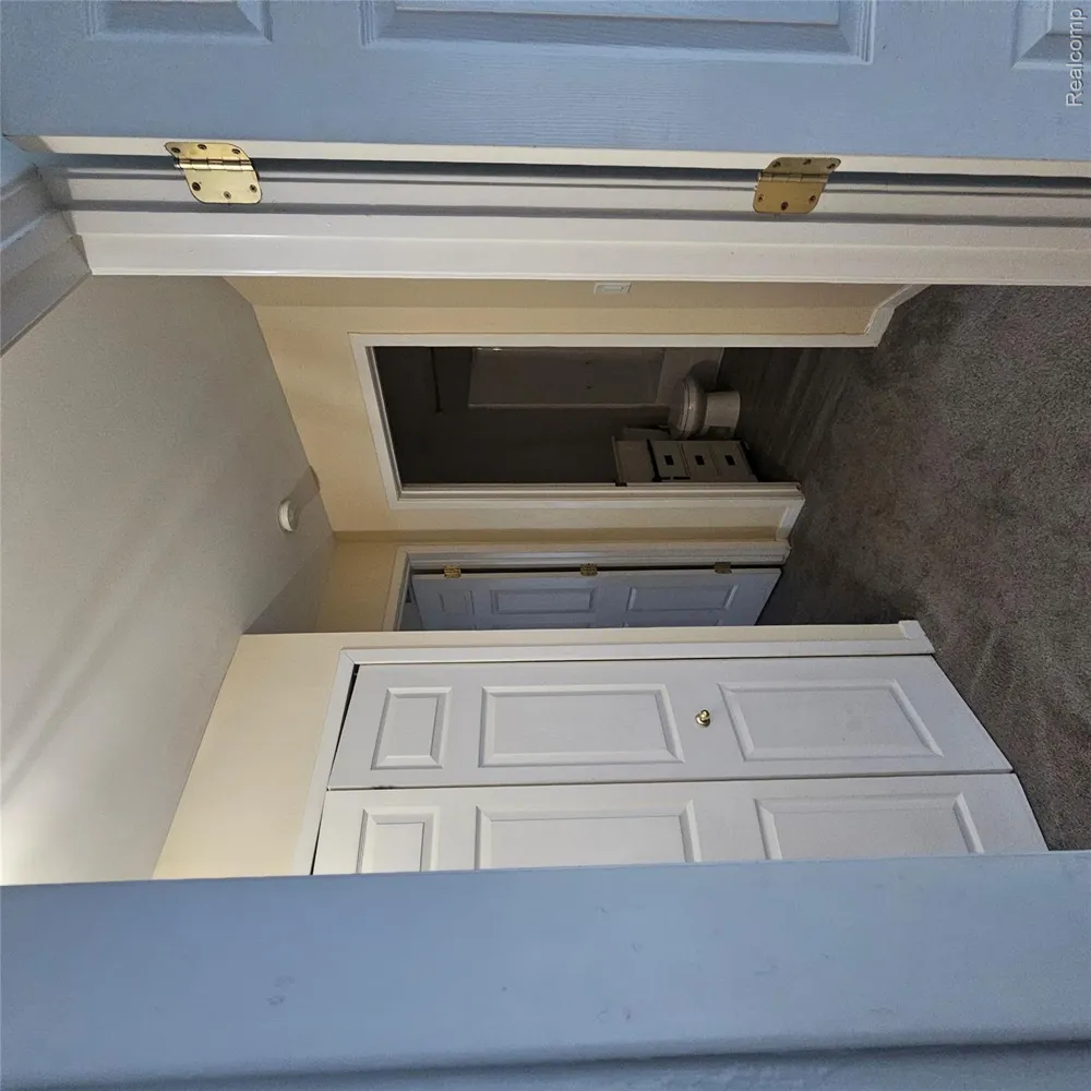 215 Oak Ridge Drive Pontiac City, MI 48341