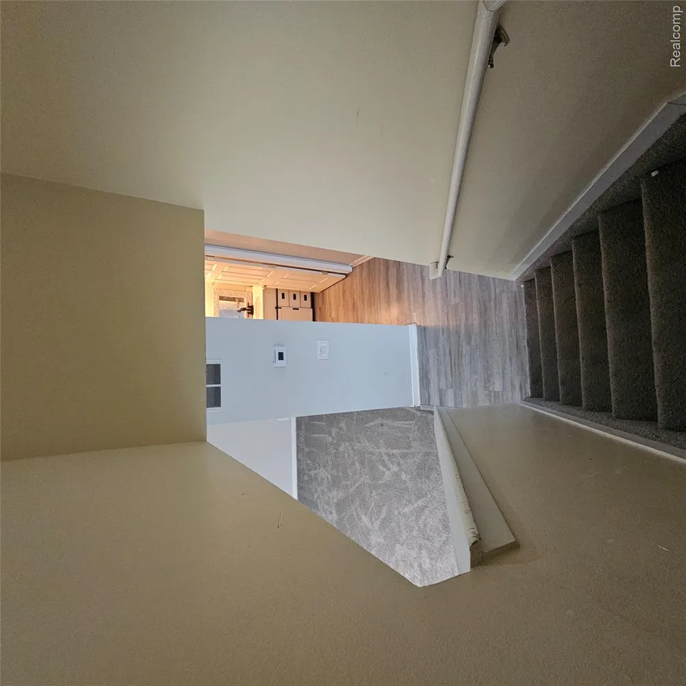 215 Oak Ridge Drive Pontiac City, MI 48341
