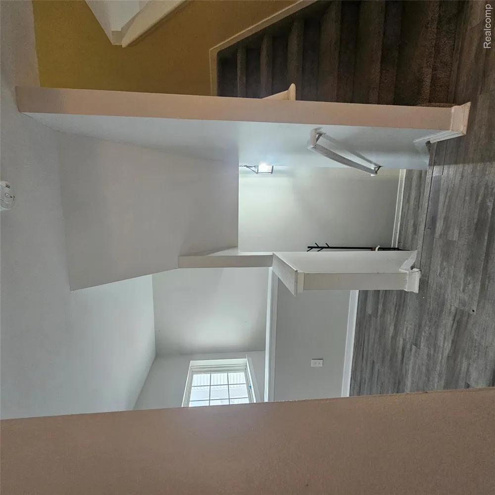215 Oak Ridge Drive Pontiac City, MI 48341
