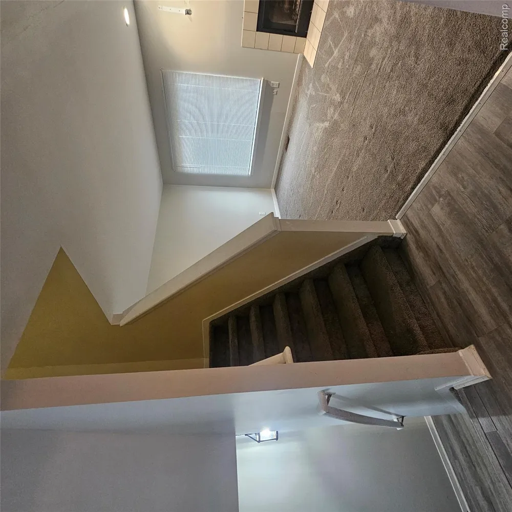 215 Oak Ridge Drive Pontiac City, MI 48341