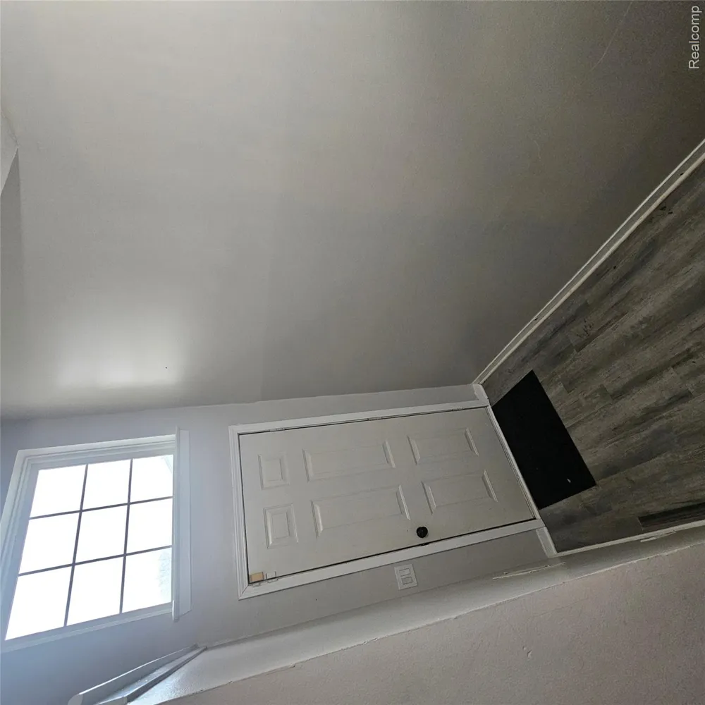 215 Oak Ridge Drive Pontiac City, MI 48341