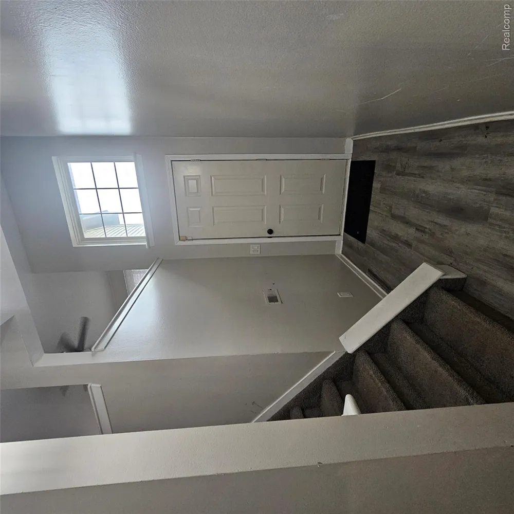 215 Oak Ridge Drive Pontiac City, MI 48341