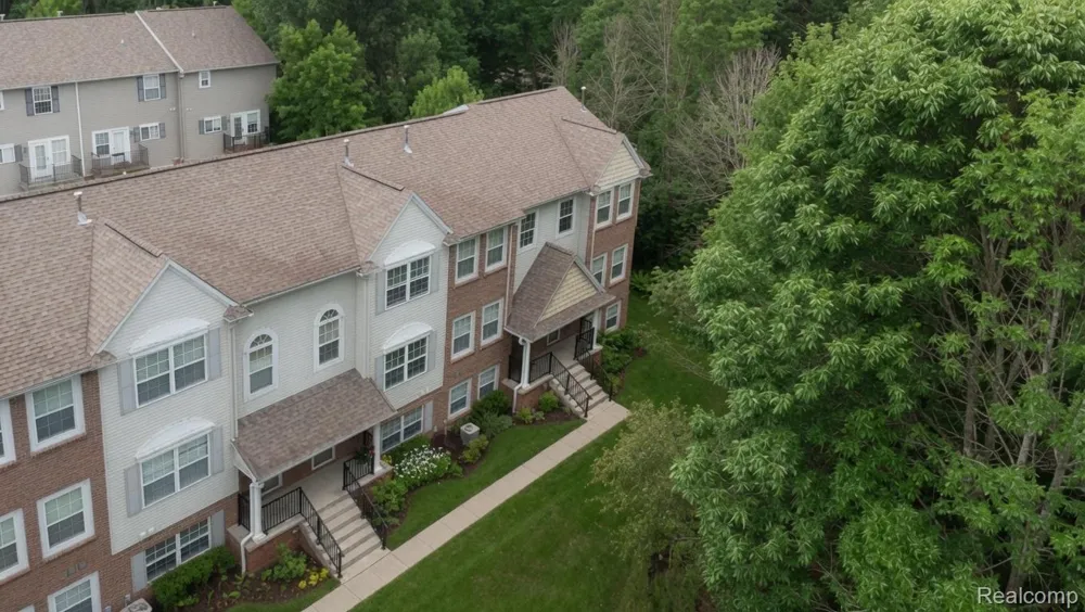 868 Eagle Drive Fenton City, MI 48430