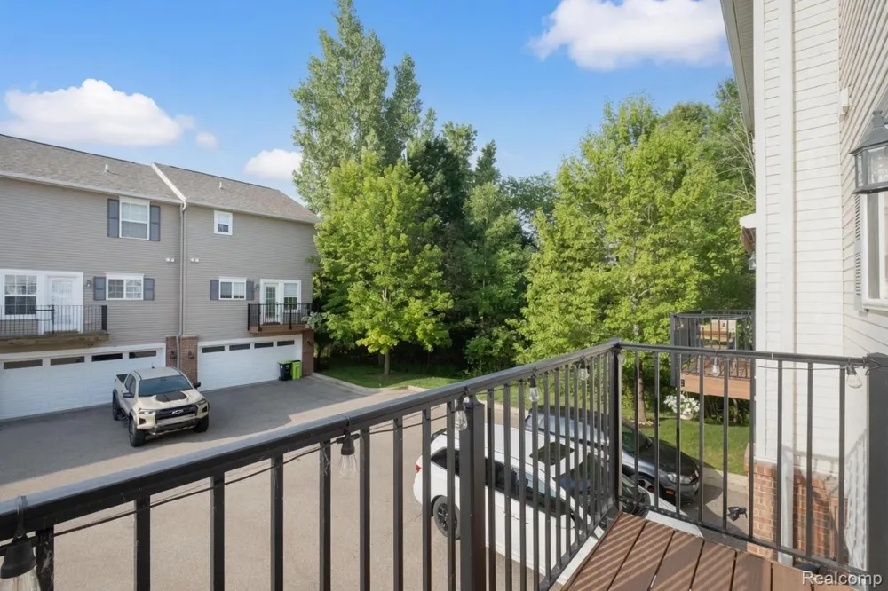 868 Eagle Drive Fenton City, MI 48430