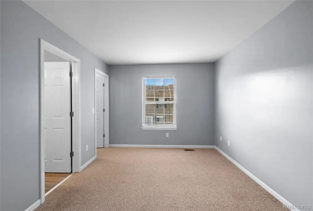 868 Eagle Drive Fenton City, MI 48430