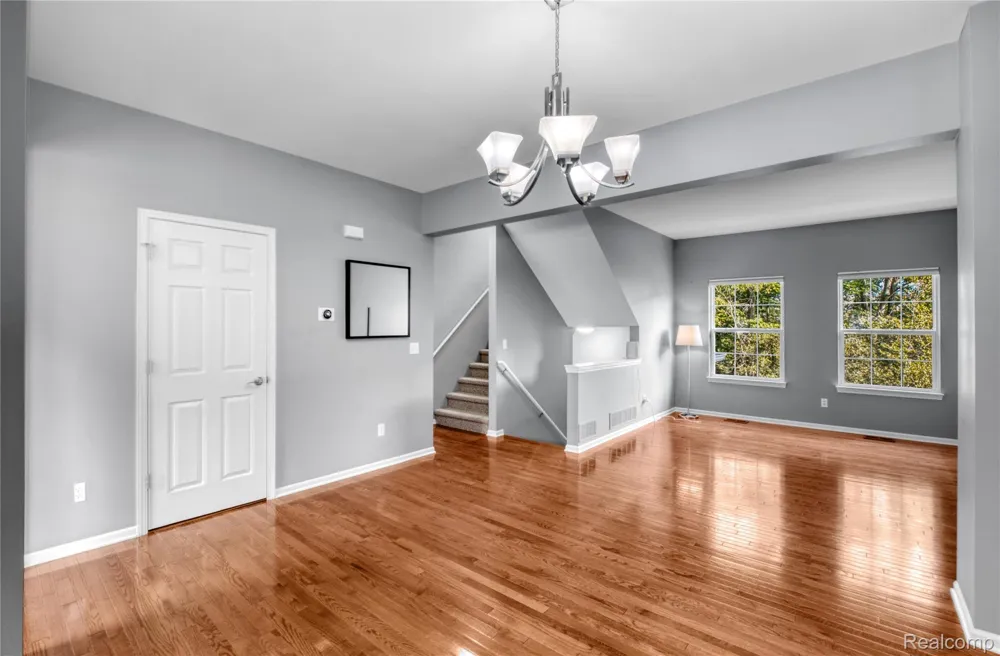 868 Eagle Drive Fenton City, MI 48430