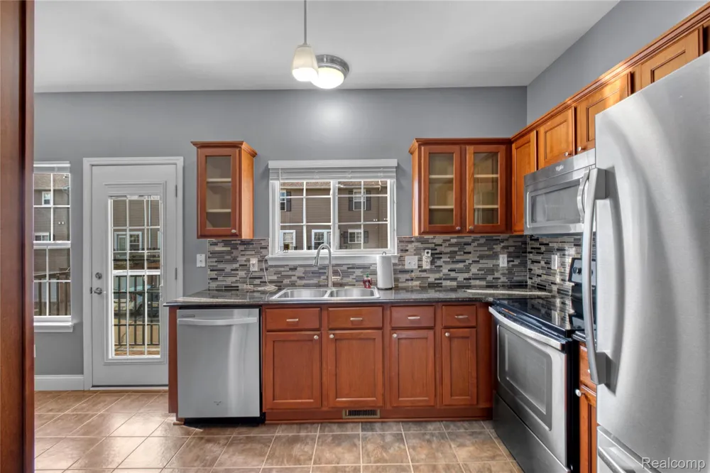 868 Eagle Drive Fenton City, MI 48430