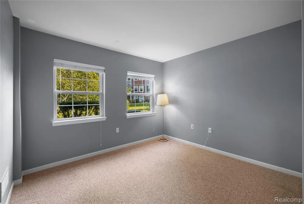 868 Eagle Drive Fenton City, MI 48430