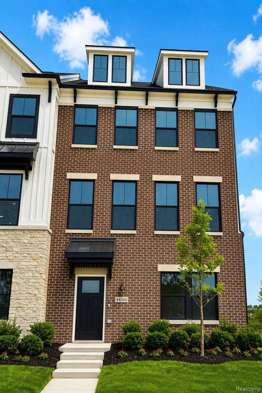 44060 Oakmont Drive Plymouth Charter Township, MI 48170