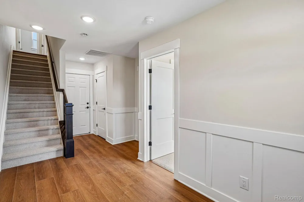 44060 Oakmont Drive Plymouth Charter Township, MI 48170
