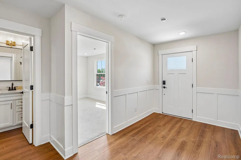 44060 Oakmont Drive Plymouth Charter Township, MI 48170