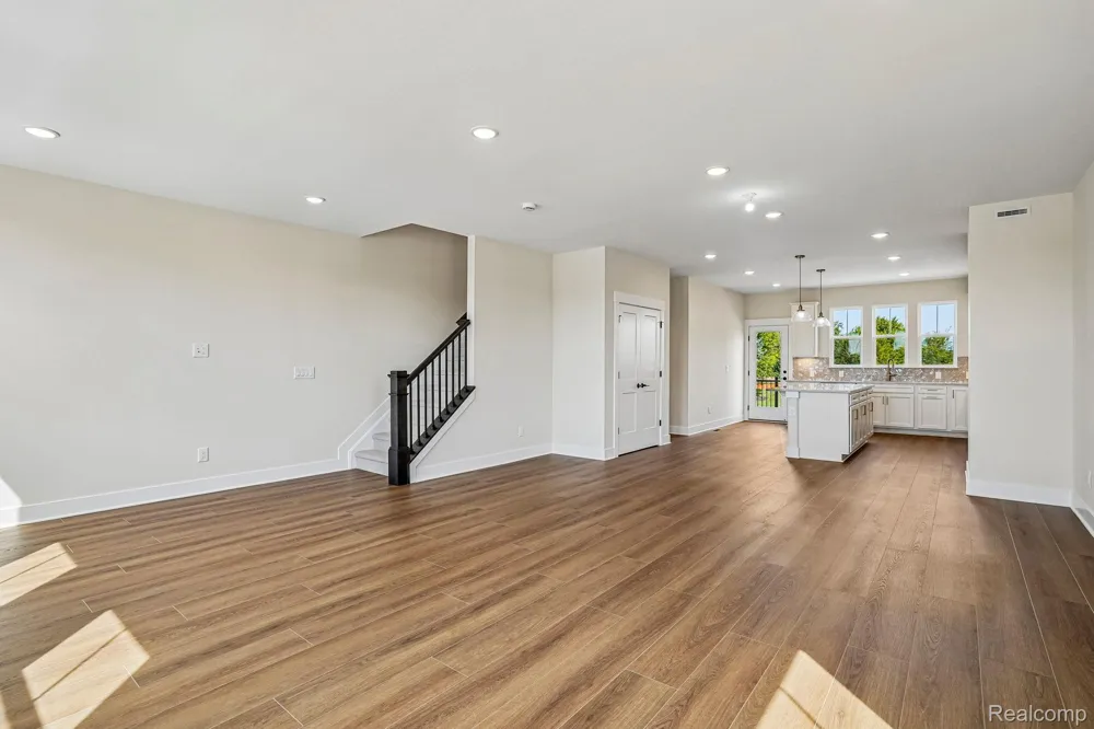 44060 Oakmont Drive Plymouth Charter Township, MI 48170