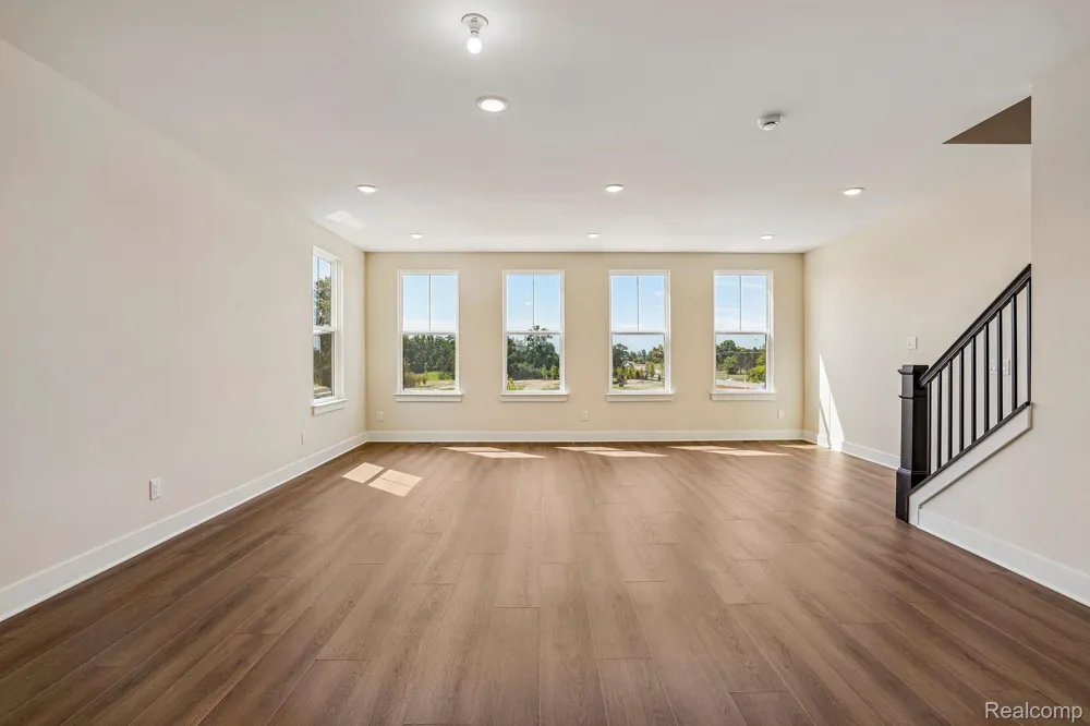44060 Oakmont Drive Plymouth Charter Township, MI 48170