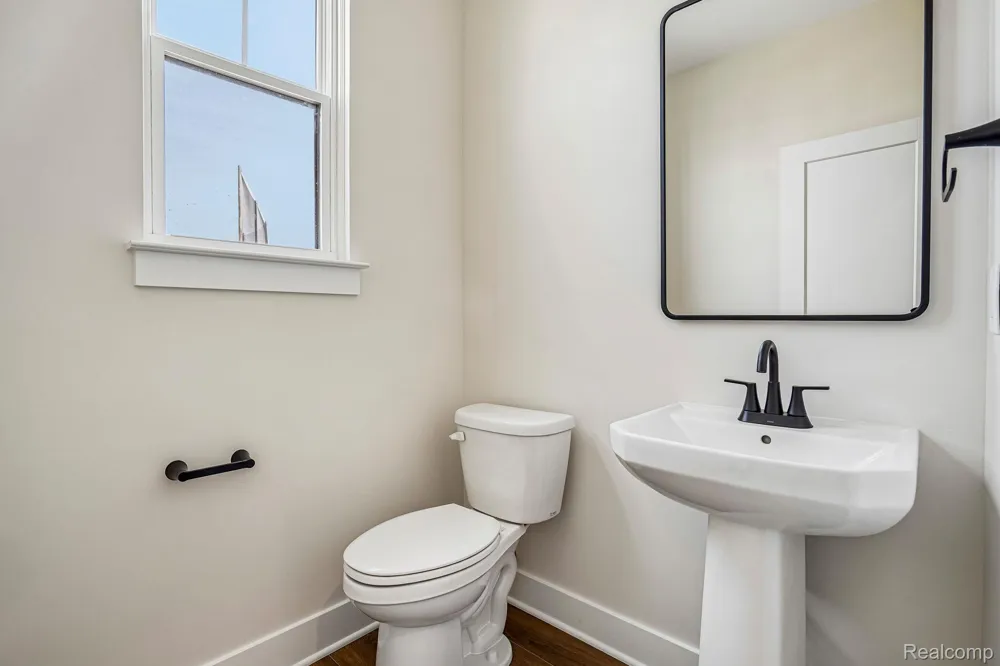 44060 Oakmont Drive Plymouth Charter Township, MI 48170