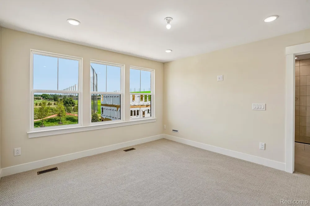 44060 Oakmont Drive Plymouth Charter Township, MI 48170