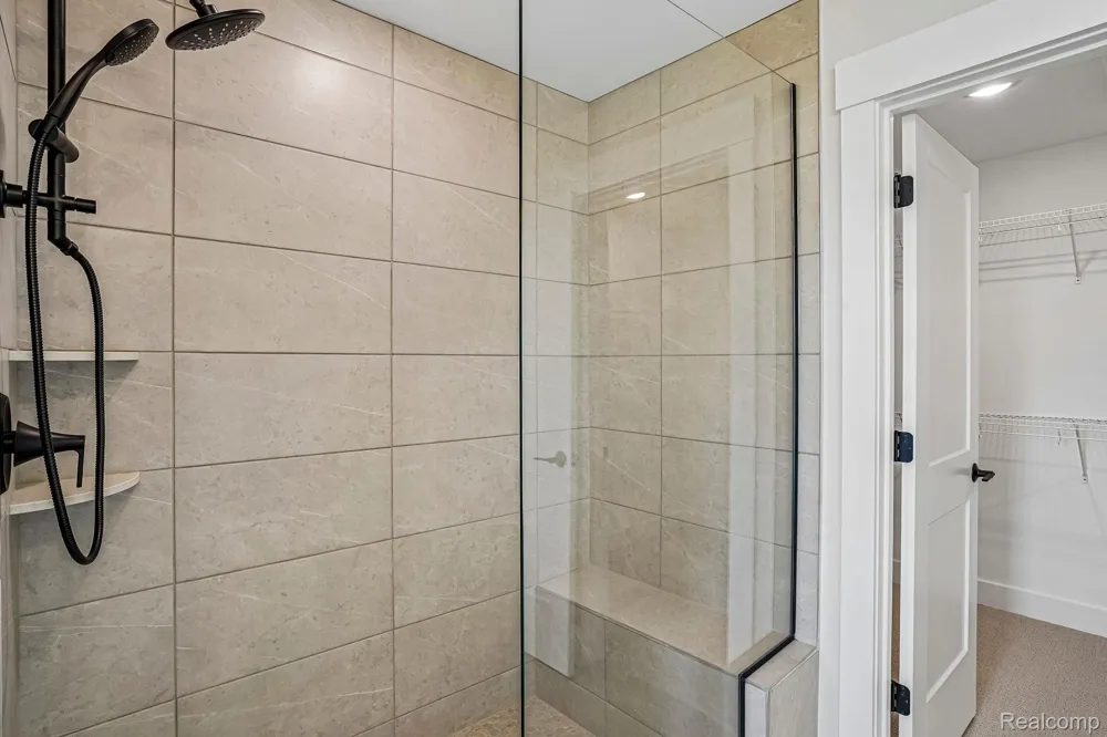 44060 Oakmont Drive Plymouth Charter Township, MI 48170