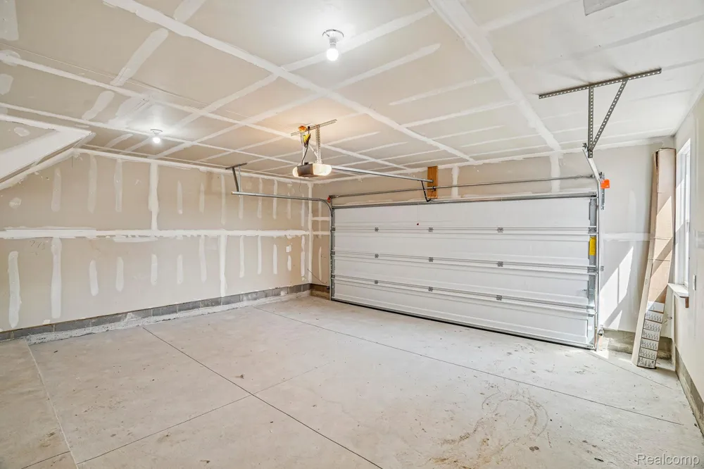 44060 Oakmont Drive Plymouth Charter Township, MI 48170