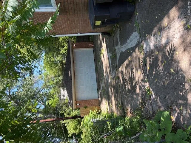 21622 Santa Clara Detroit City, MI 48219
