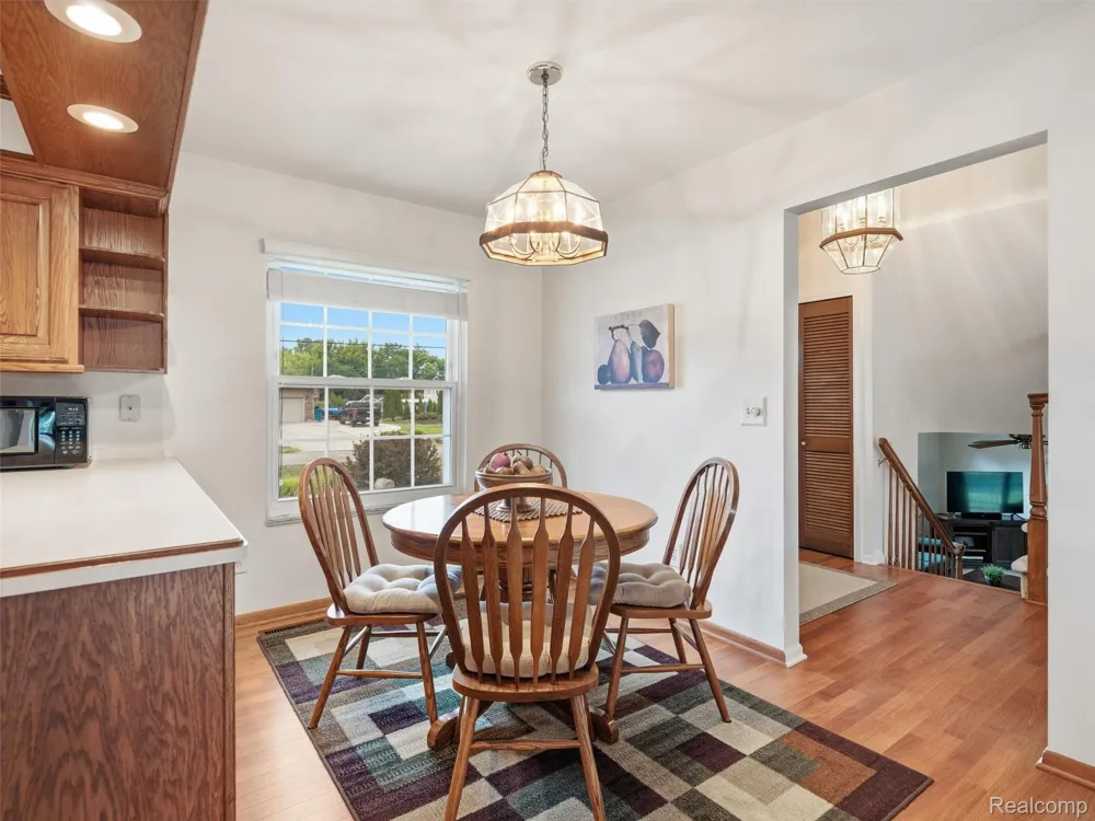 2504 Golden Shores Court Fenton Charter Township, MI 48430